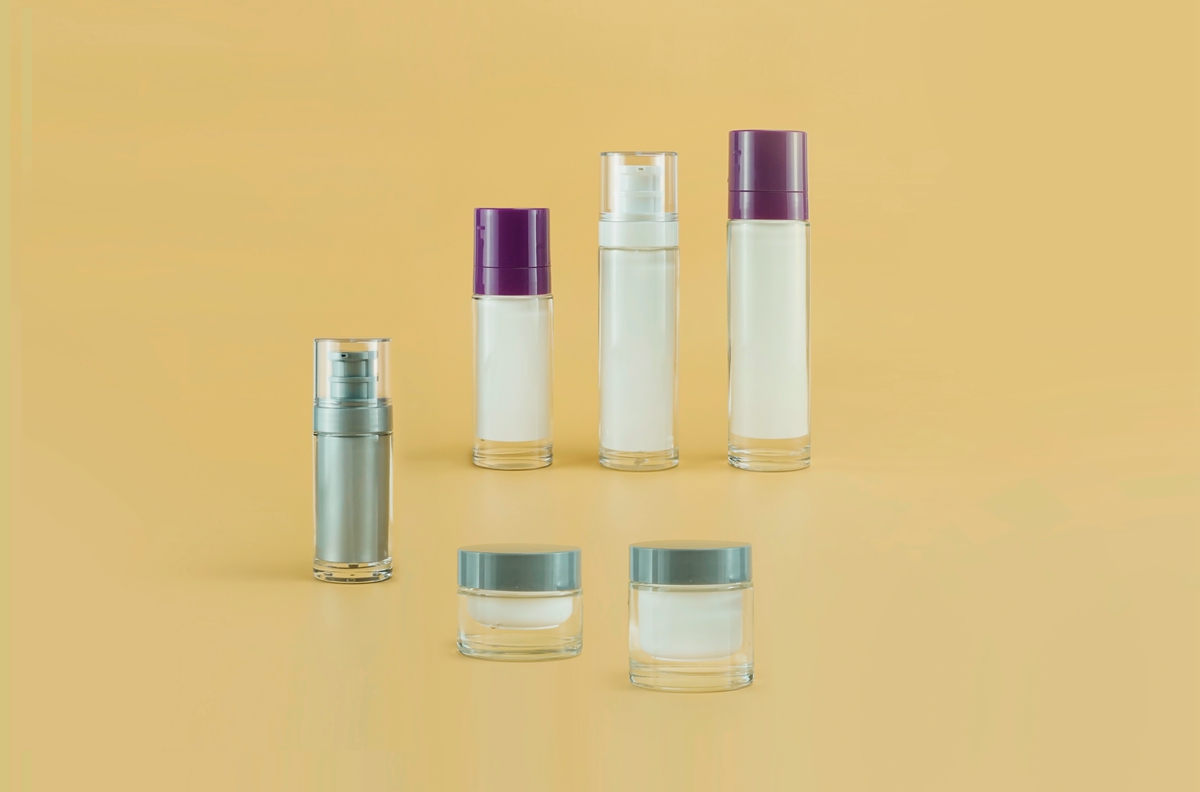 Refillable airless glass bottles and jars 